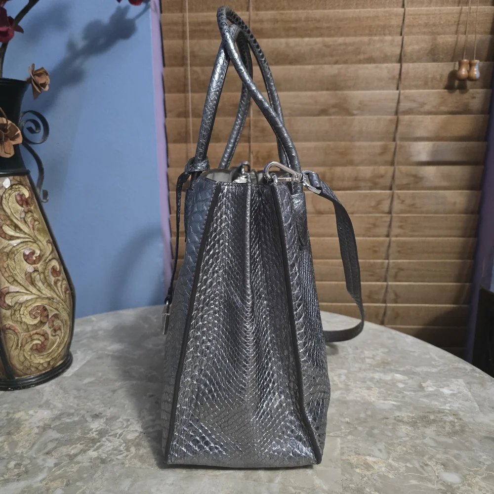 Michael Kors Mercer Medium Messenger Silver Snake Print Leather 3-in-1 Handbag - Picture 4 of 13